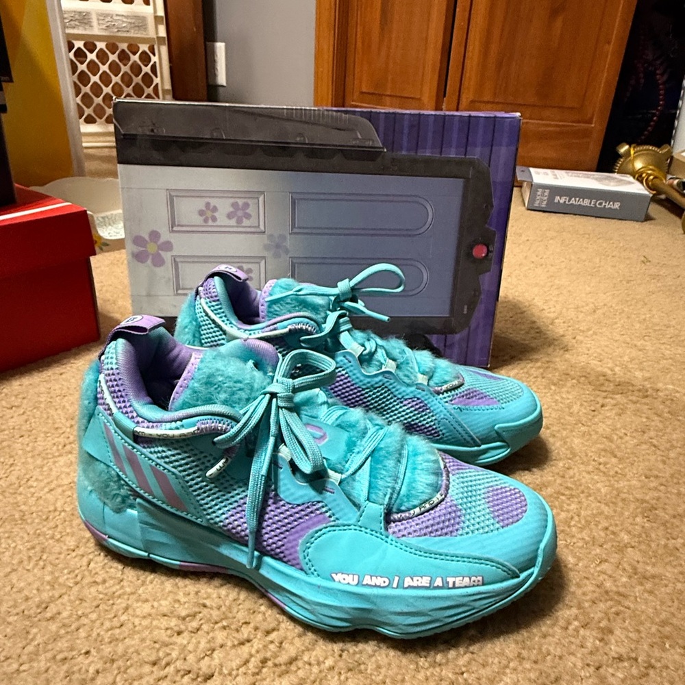 Monsters INC basketball shoes - Picture 7 of 10
